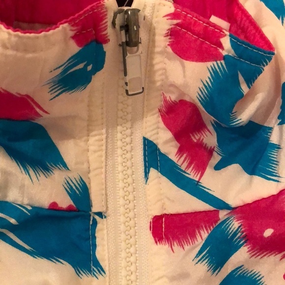 Vintage ladies nylon windbreaker. EUC! - Picture 2 of 8